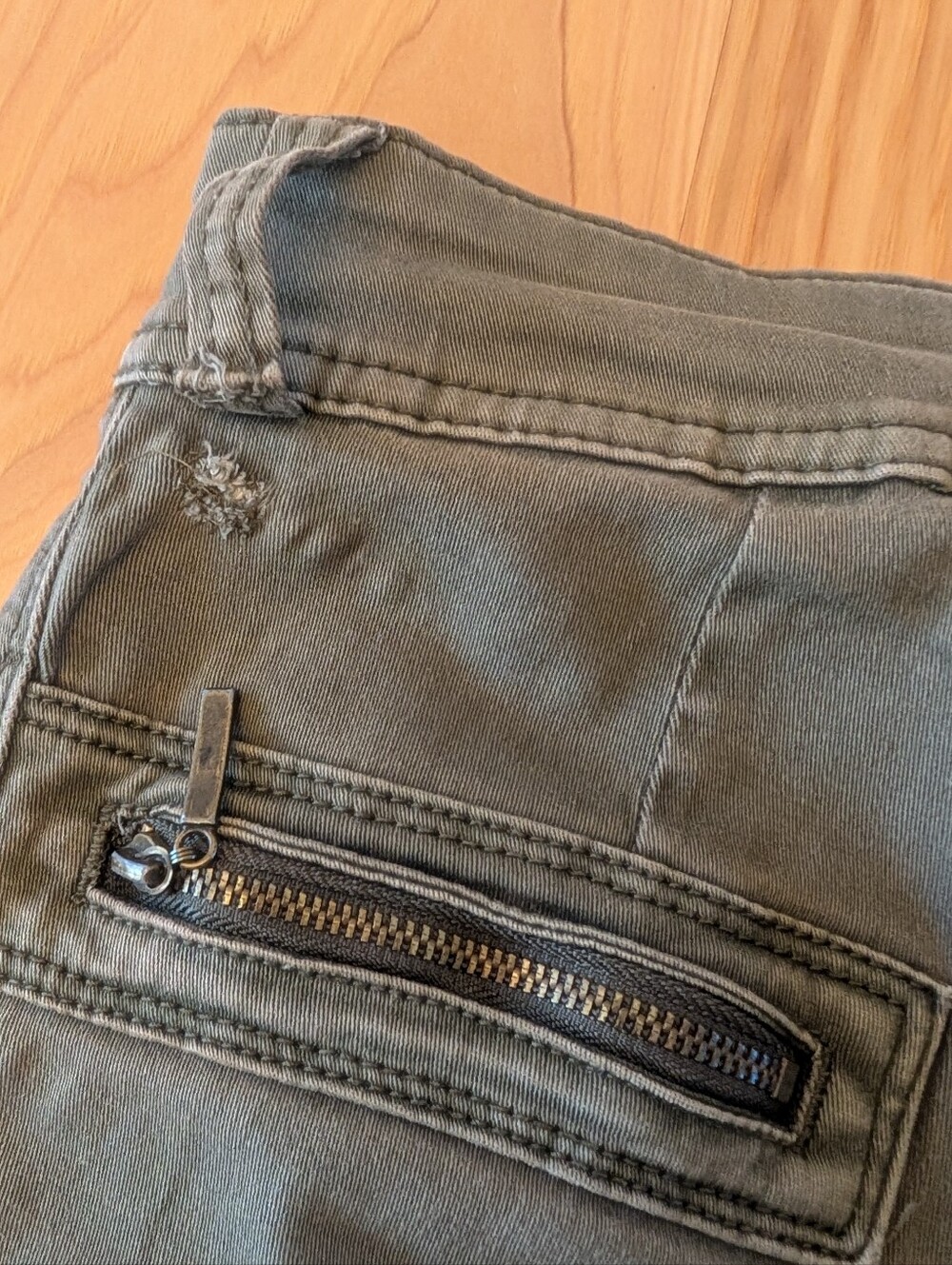 Versona Olive Green Skinny Jeans - Picture 3 of 4